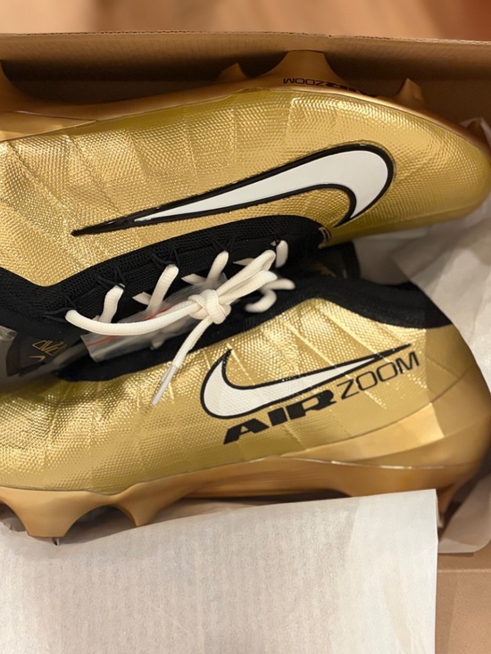 Oregon duck football cleats gold sizes 11-13